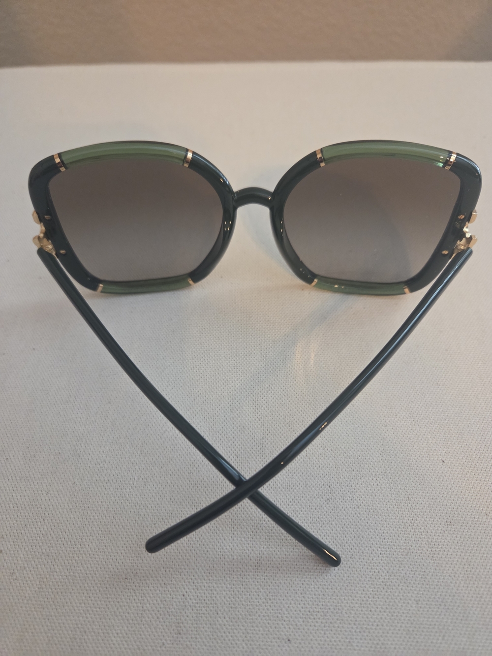 Tory Burch Green Oversized Square Sunglasses with Gold Hardware - Picture 2 of 3